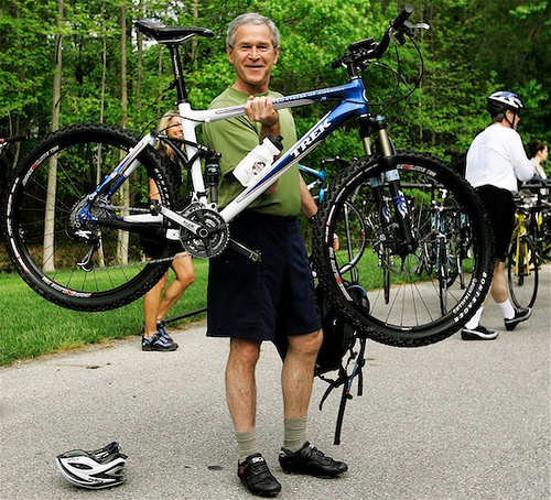 美国总统爱骑行：小布什和奥巴马最喜崔克