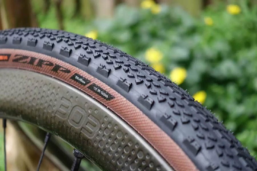 胎壁防刺加强 Zipp推出首款砾石轮胎G40