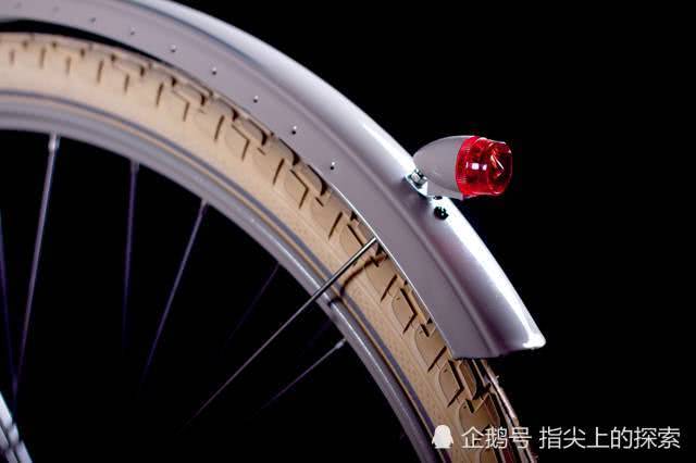 自行车尾灯为什么没有电也会“亮”？