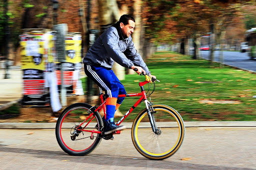 保持距离避免感染 智利专家推荐骑自行车出行