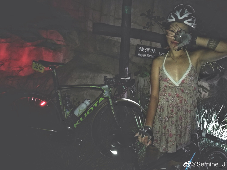 Hi！女神｜爬得了坡 潛得了水 超酷girl季思銘