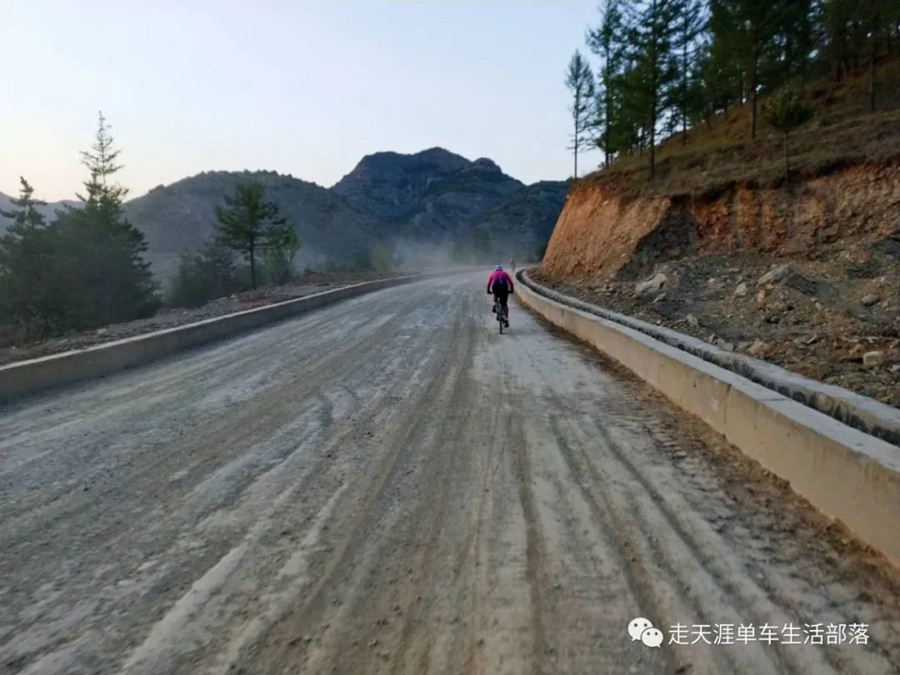 醉恋大垴路，怅怀玉峡关