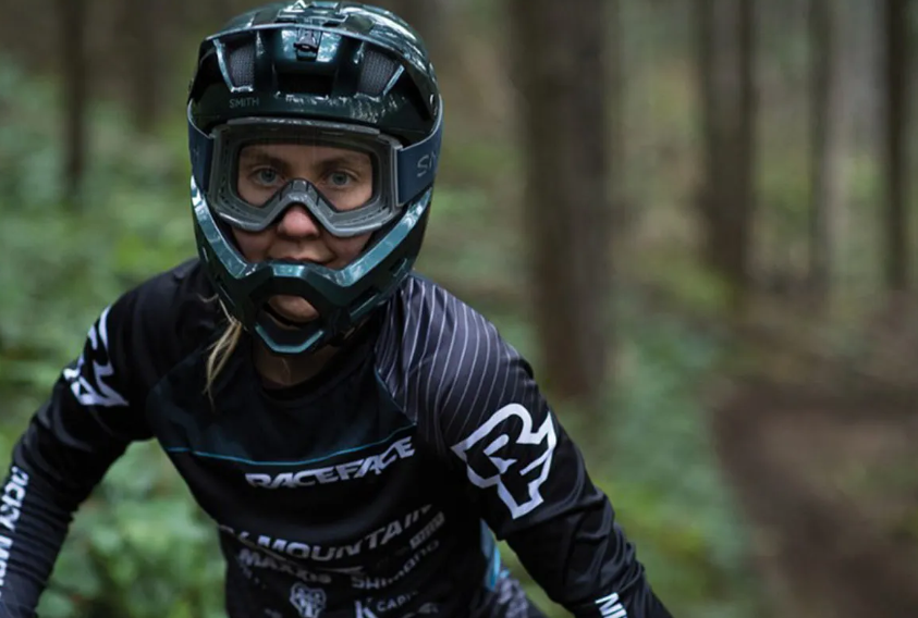 Enduro标配 Smith推出家族首款全盔