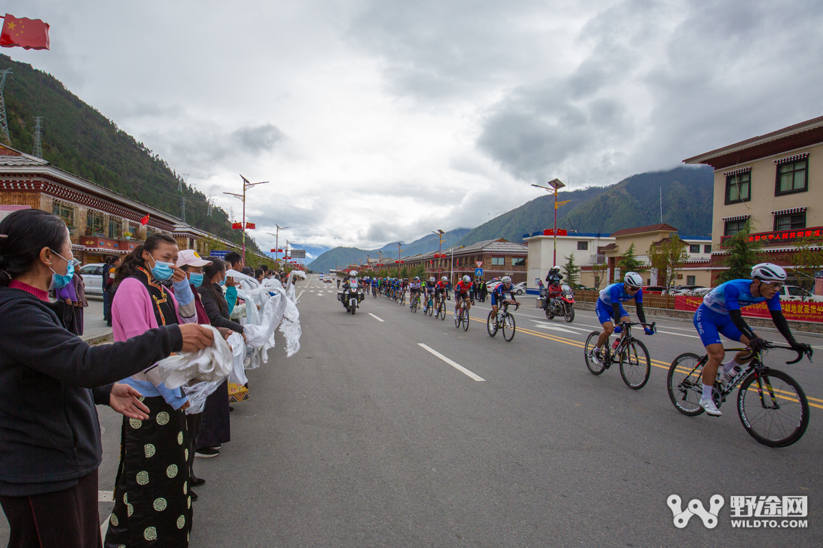 第三届跨喜马拉雅D1：兔子取胜 本土车队拔头筹