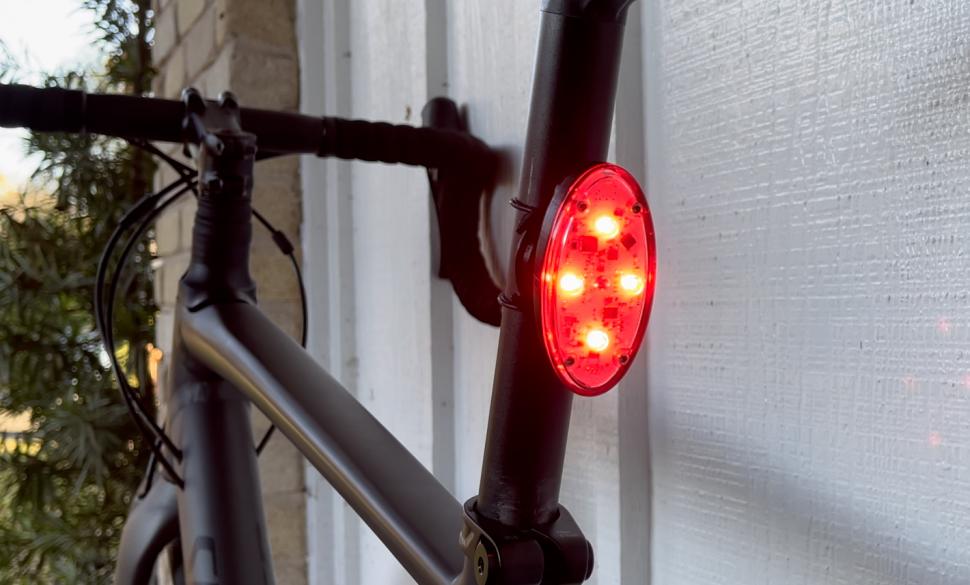 无线充电自适应亮度 OTTO推出自行车自动尾灯