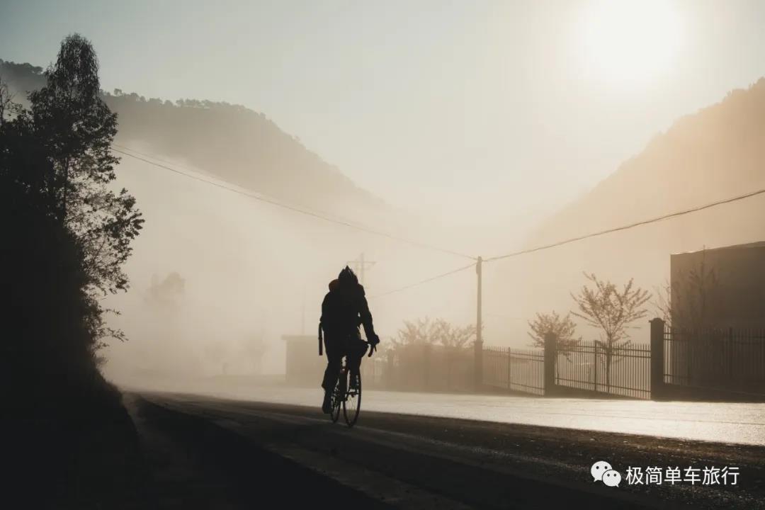 骑行云南D4：永平-保山  穿过大雾迎来大晴天
