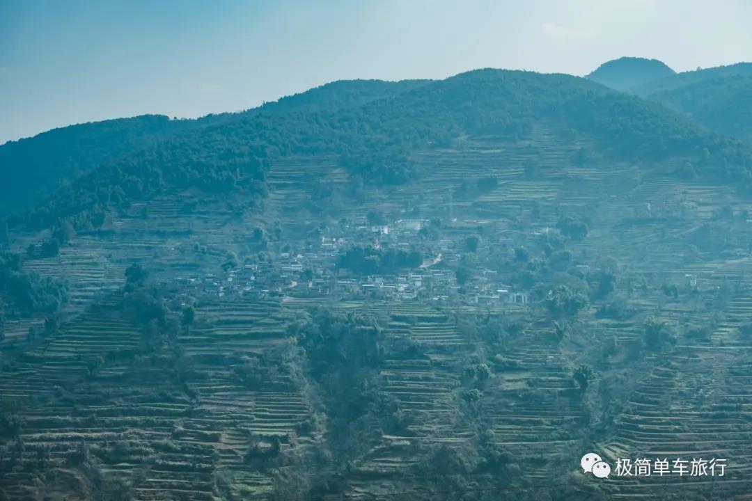 骑行云南D4：永平-保山  穿过大雾迎来大晴天