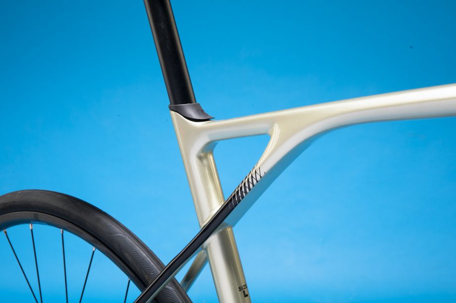 同顶级设计元素 Lapierre Pulsium耐力公路自行车
