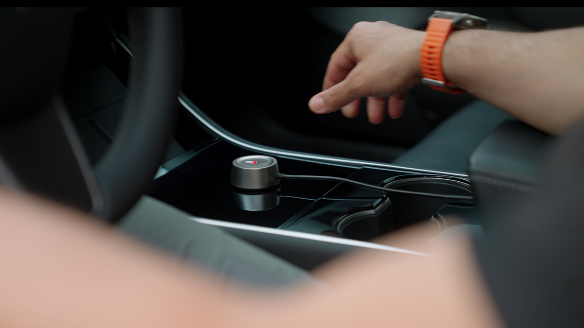 安全 快捷 FOVNO推出首款全电动吸盘车顶架N-Power