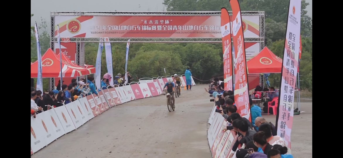 创历史！封宽杰成首位夺中国国家冠军的业余车手