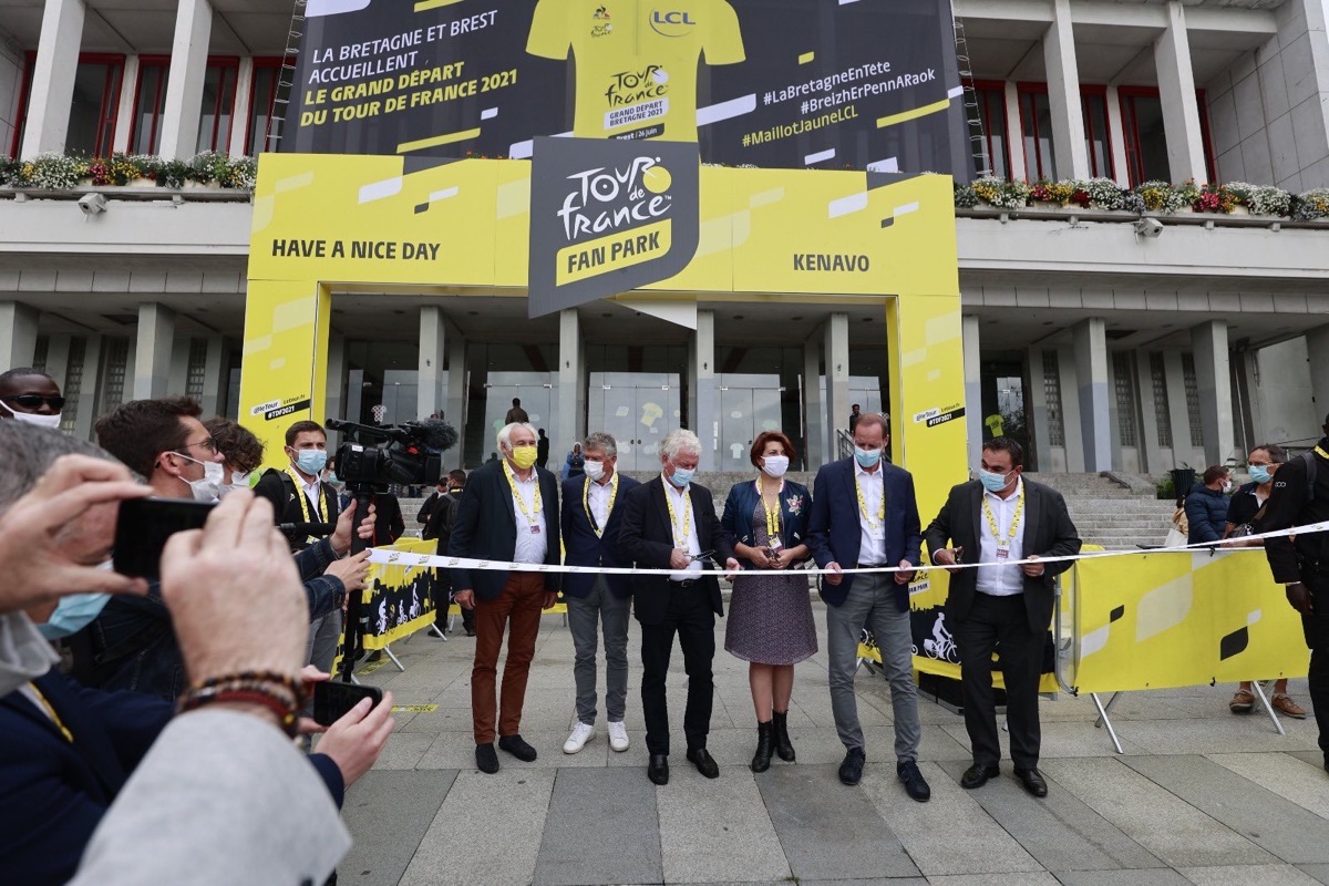 【图集】离开赛还有一天！2021环法车队亮相仪式