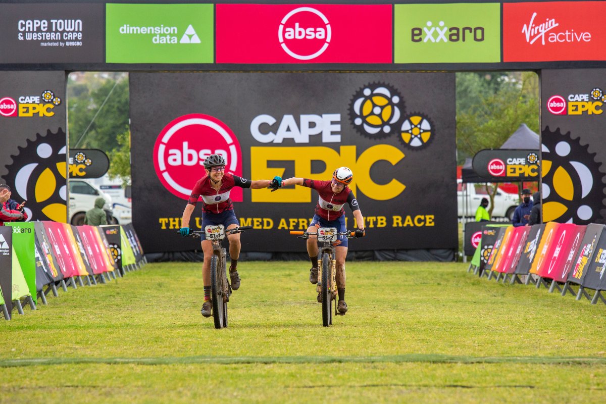 Cape Epic S5：闪电统治！女队六连 男队保黄衫