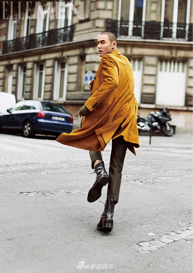 阮经天光头造型型格不减骑行漫步撩力爆表