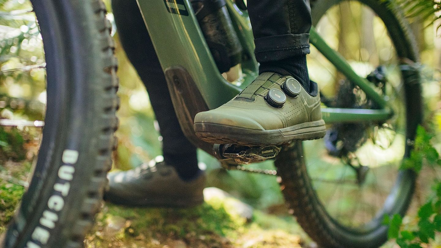 注重人體工學(xué) 閃電推出2FO Cliplite越野鎖鞋