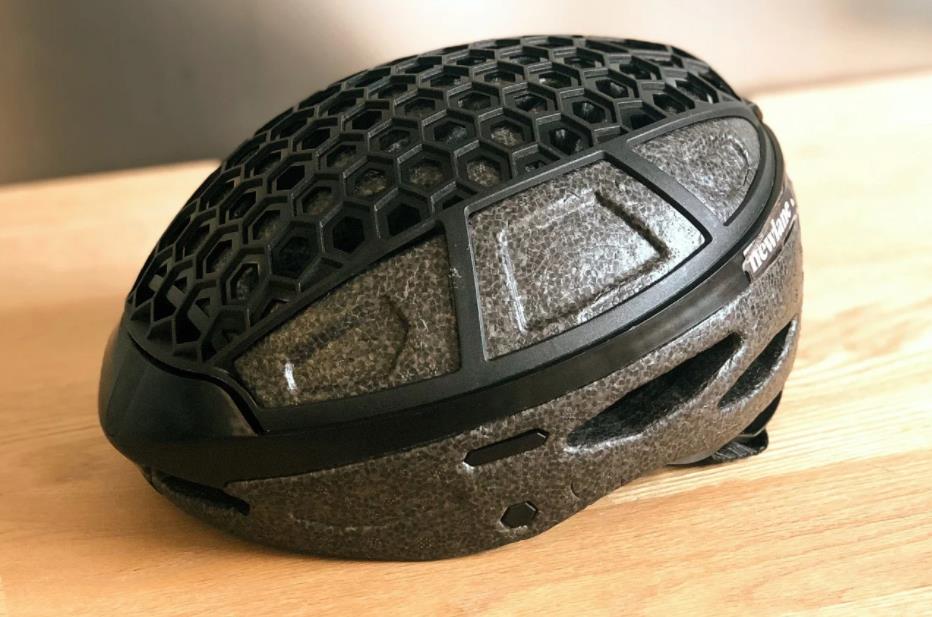 体积减少50前阿斯顿马丁工程师设计可折叠头盔