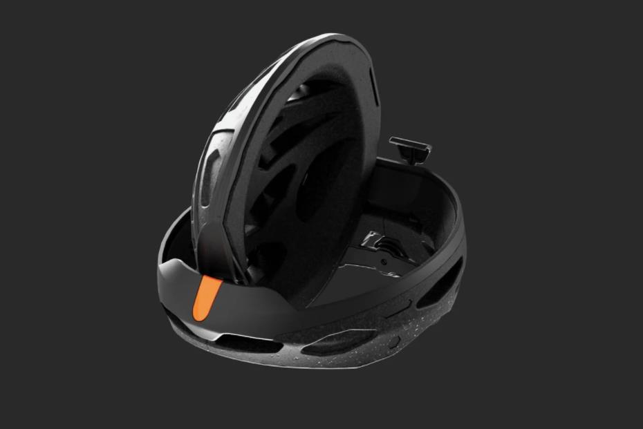 体积减少50前阿斯顿马丁工程师设计可折叠头盔