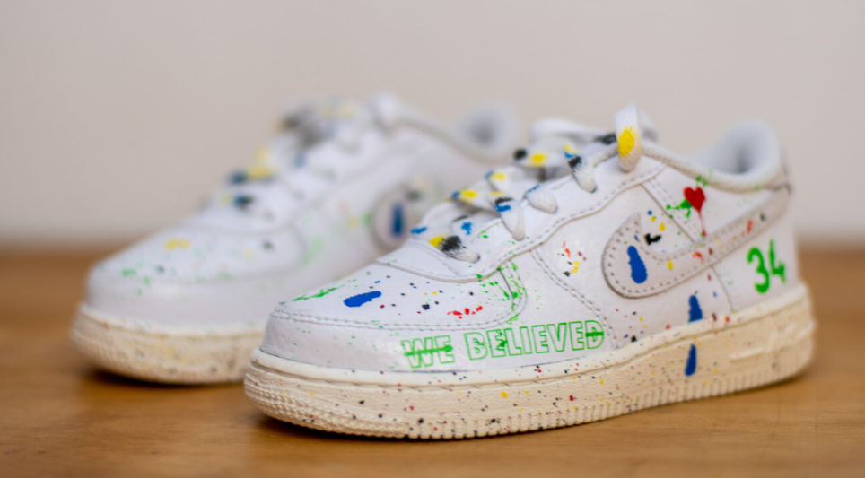 庆祝34胜 耐克为盘爷手绘Air Force 1纪念款板鞋