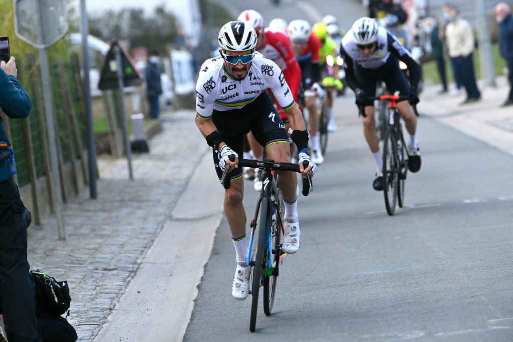 巴莱里尼赢得新闻报环赛