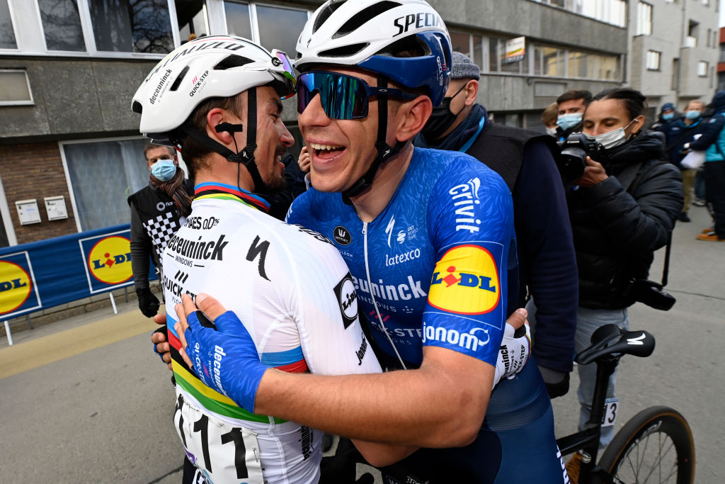 巴莱里尼赢得新闻报环赛