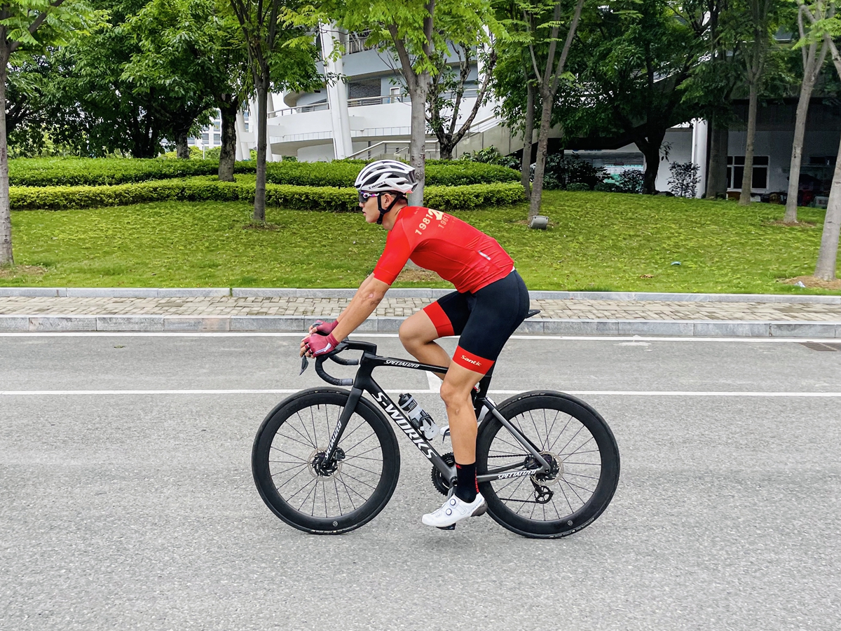 森地客推出100周年特别定制骑行服