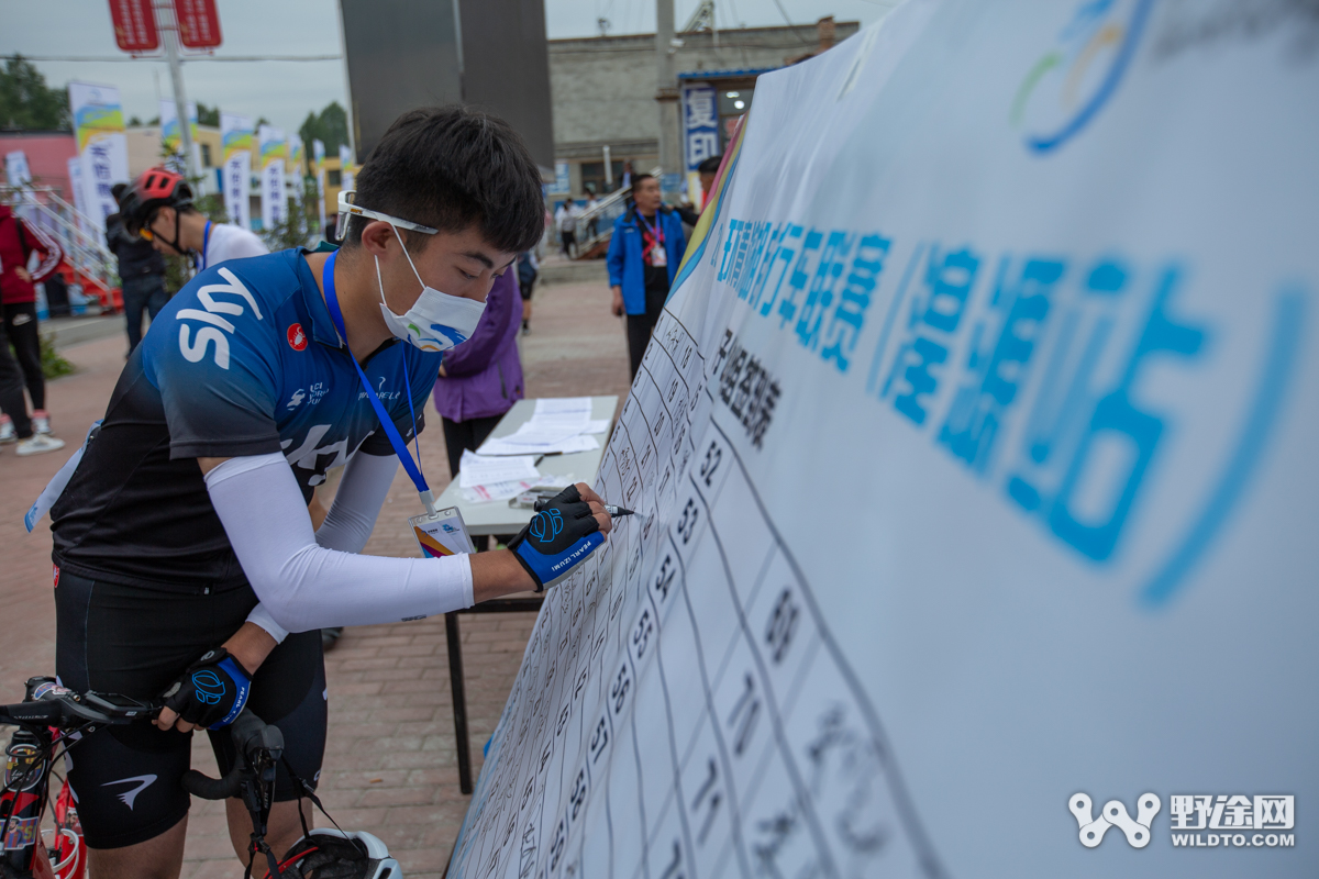 环湖联赛湟源站：草原竞速 老马不老