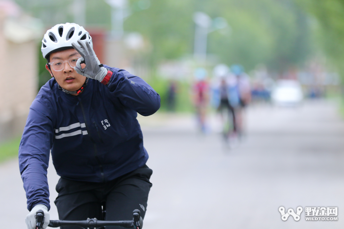环湖联赛湟源站：草原竞速 老马不老