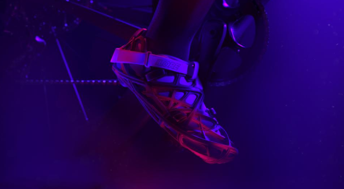1900美元 首款3D打印定制LoreOne碳纤锁鞋