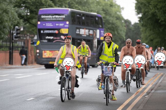 英国“环球裸骑大赛”  50多名骑手光身骑行表支持