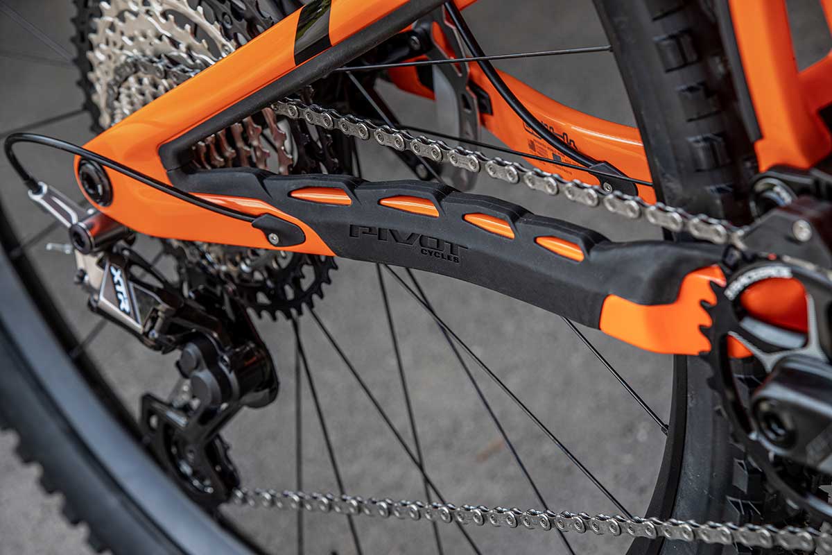 争做EWS赛场最快车型 Pivot推出新款Firebird