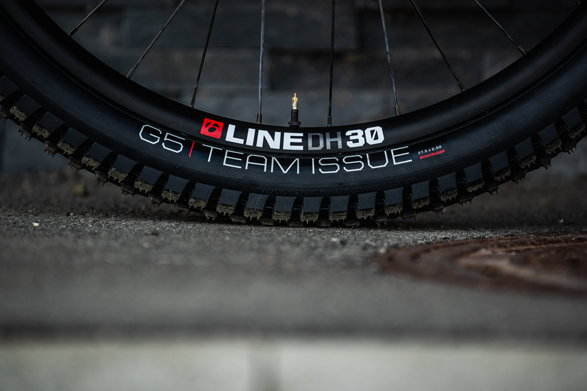 Trek涂装大师 电镀Session速降车亮相DH世界杯