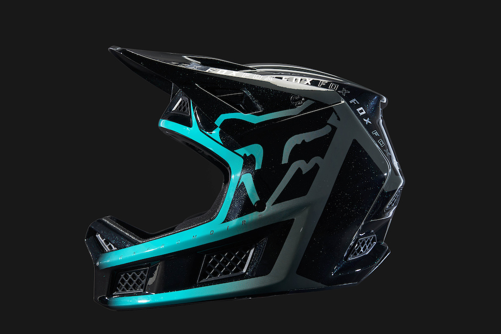 加入MIPS保护系统 FOX推出新款全盔