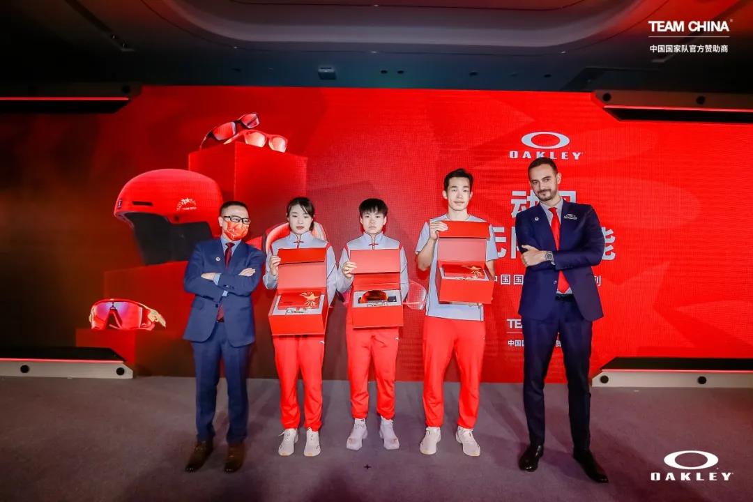 未来无止“镜” 奥克利正式成为国家队官方赞助商
