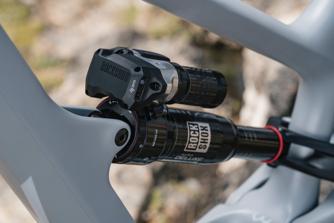 SRAM推出Flight Attendant全自动无线避震系统