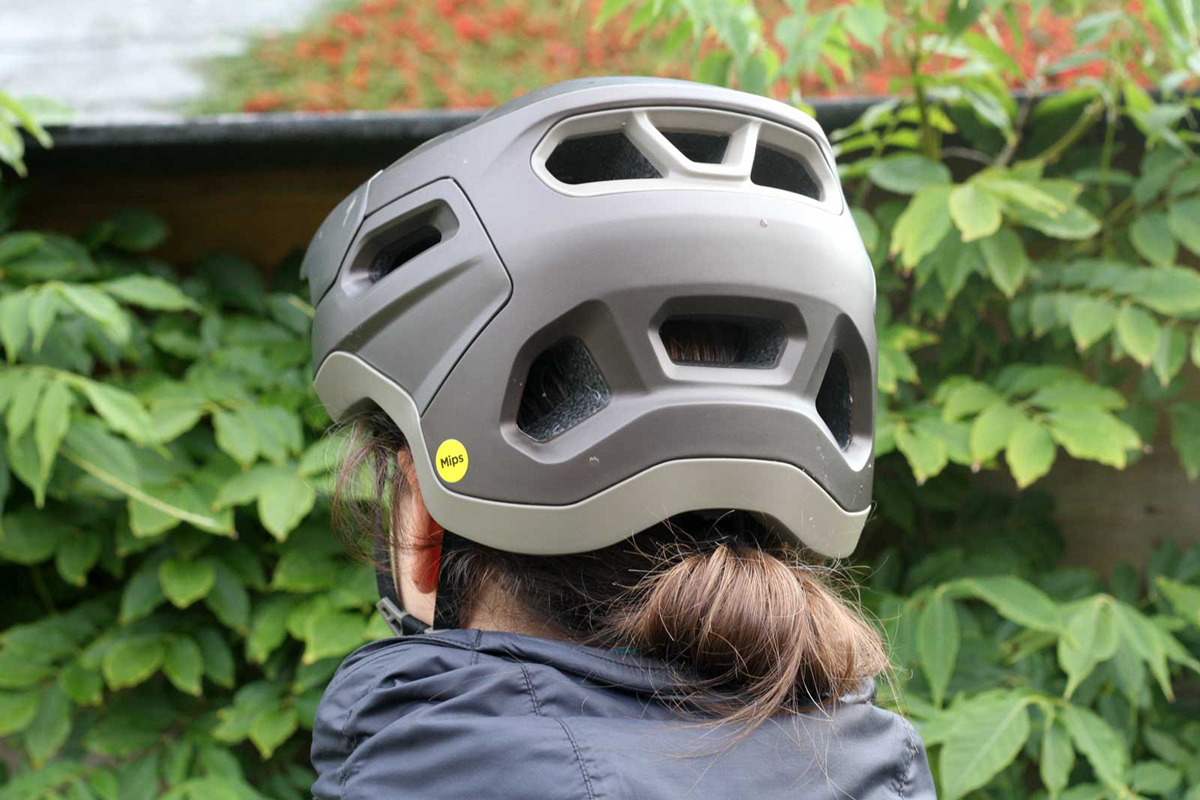 保护性能提升 闪电推出新款Tactic山地头盔
