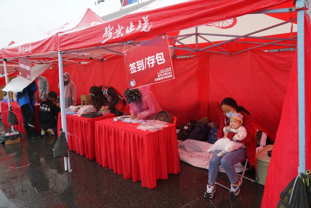 24小时骑行725公里 刘昕打破中国不间断骑行纪录