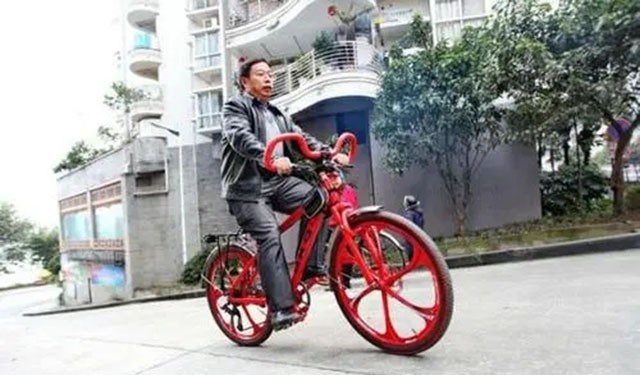 重庆大爷首创新型自行车 拒660万收购 贴钱办公司
