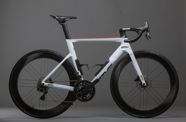 2022新赛季开启 18支世巡车队装备公开