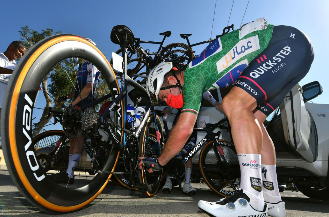 S-Works 8锁鞋？盘爷穿着新款公路锁鞋亮相赛场