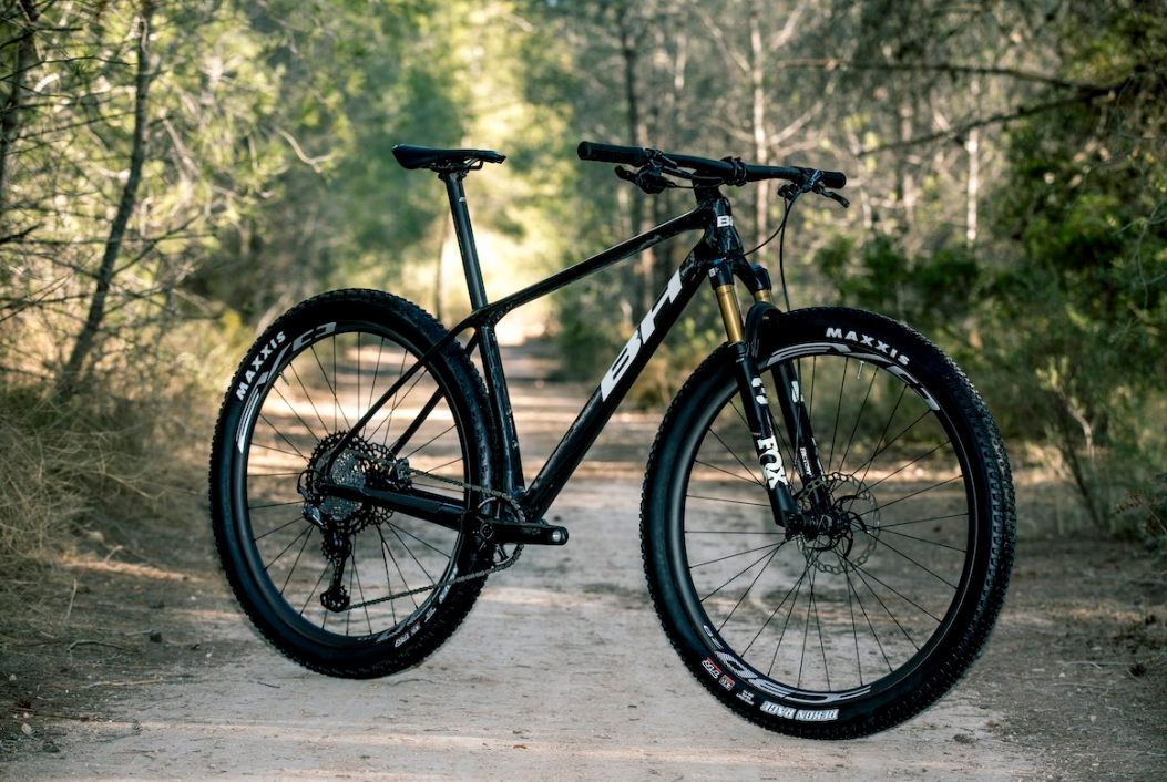 车架仅重820克  BH推出全新Ultimate EVO山地车