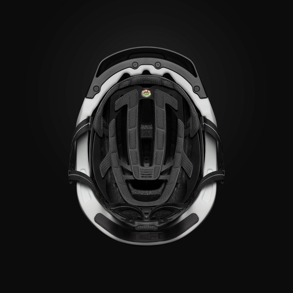 自带转向灯 Giro推出通勤头盔Ethos MIPS