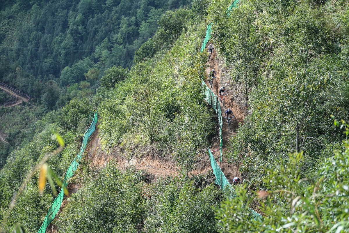 破风飞跃 竞骑西畴 中国山地车联赛首站圆满收官