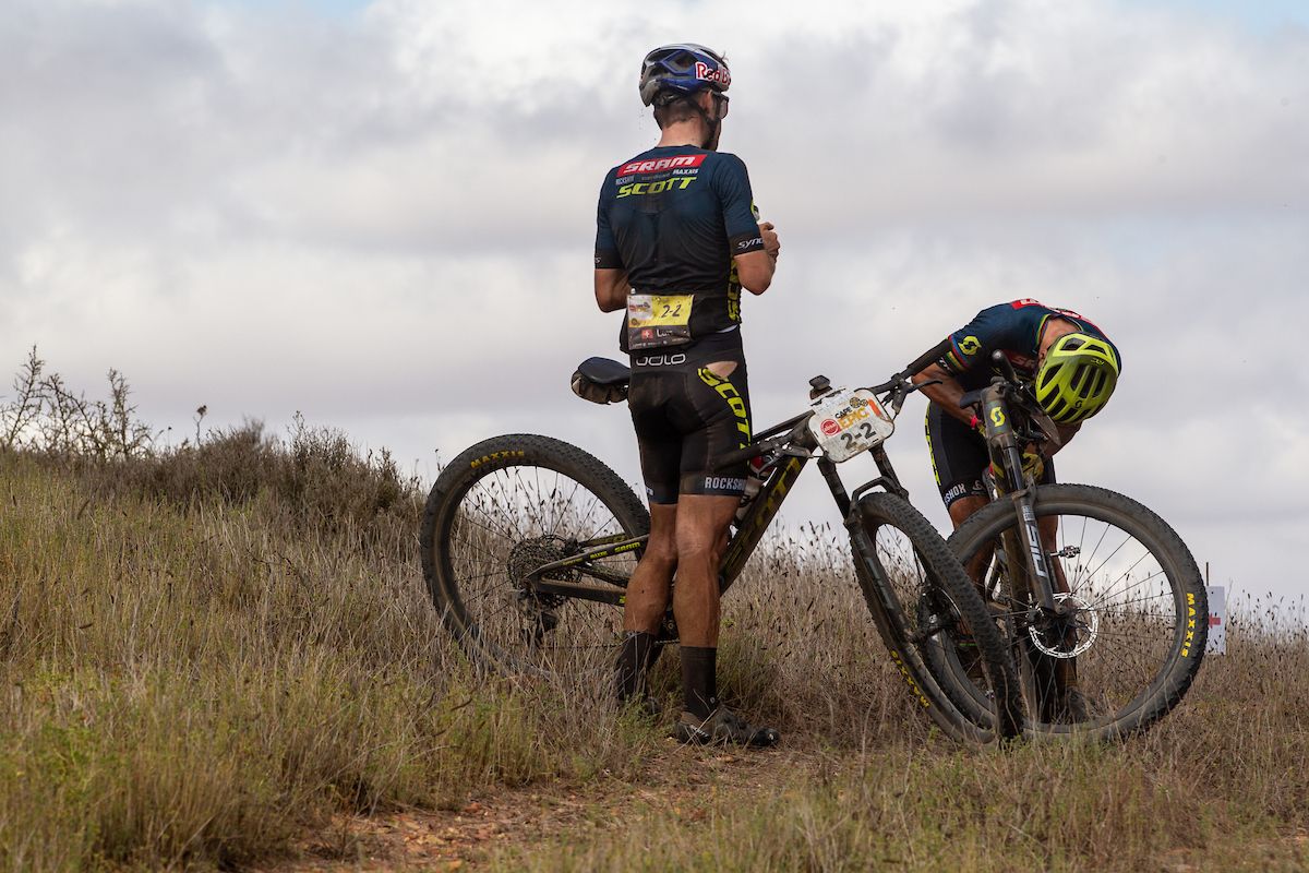 Cape Epic S2：连续三天破胎 尼诺组合终开胡