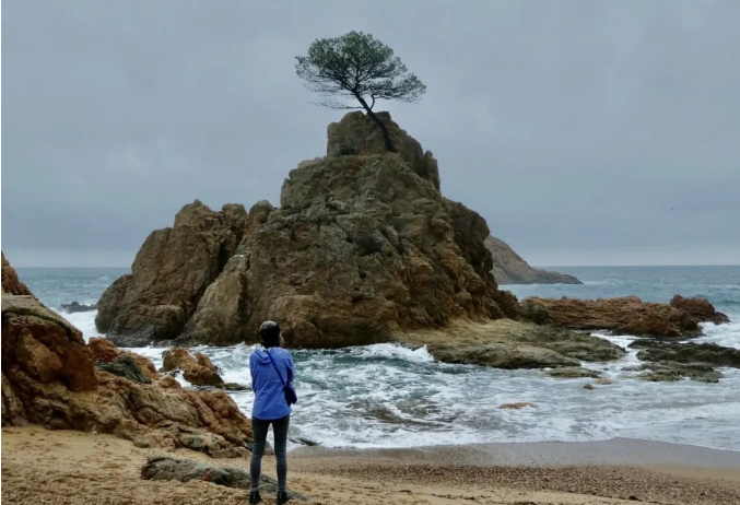 骑行穿越英法（二）：雨后的西班牙小镇风光