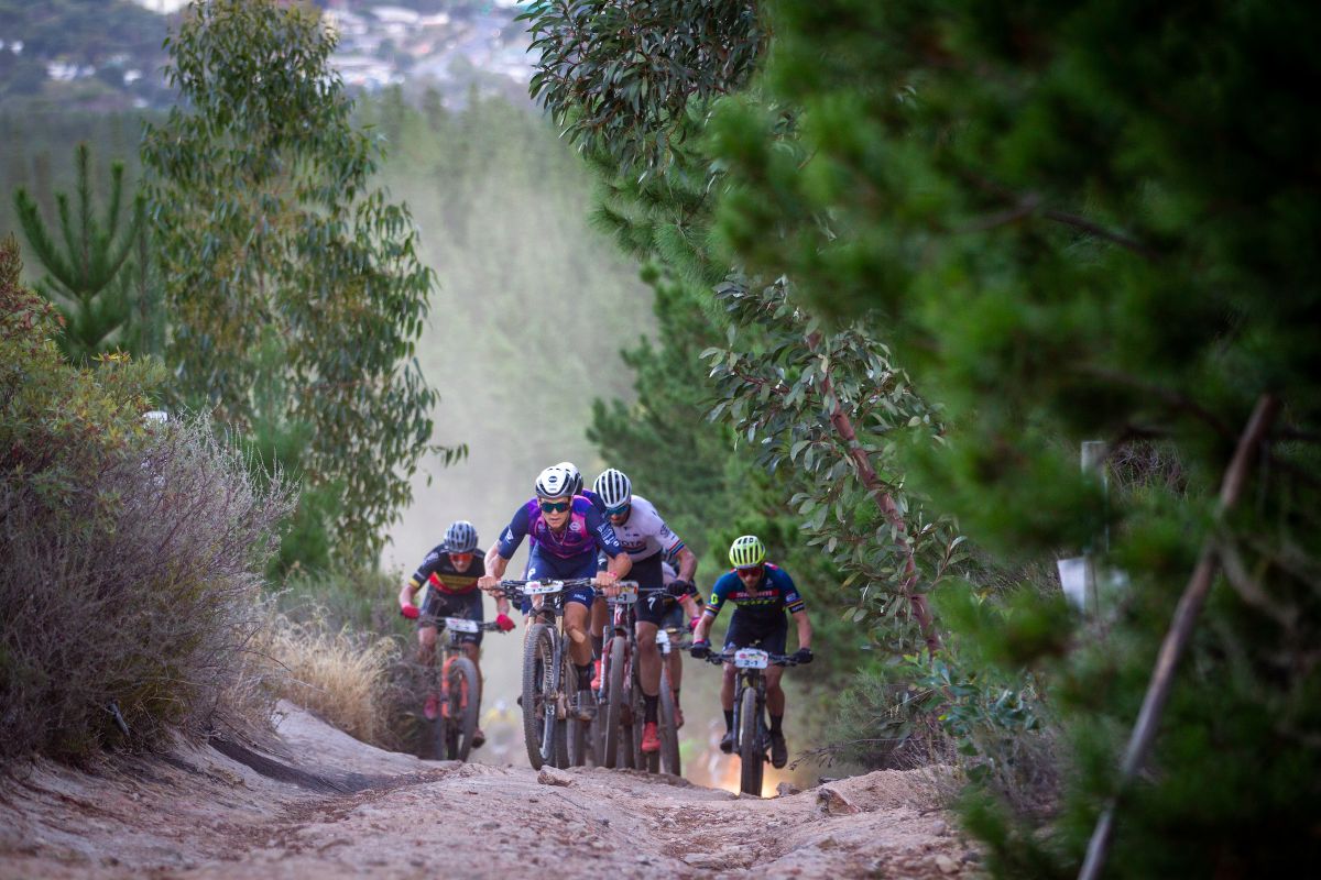 Cape Epic S6：威廉组合单飞30公里致胜