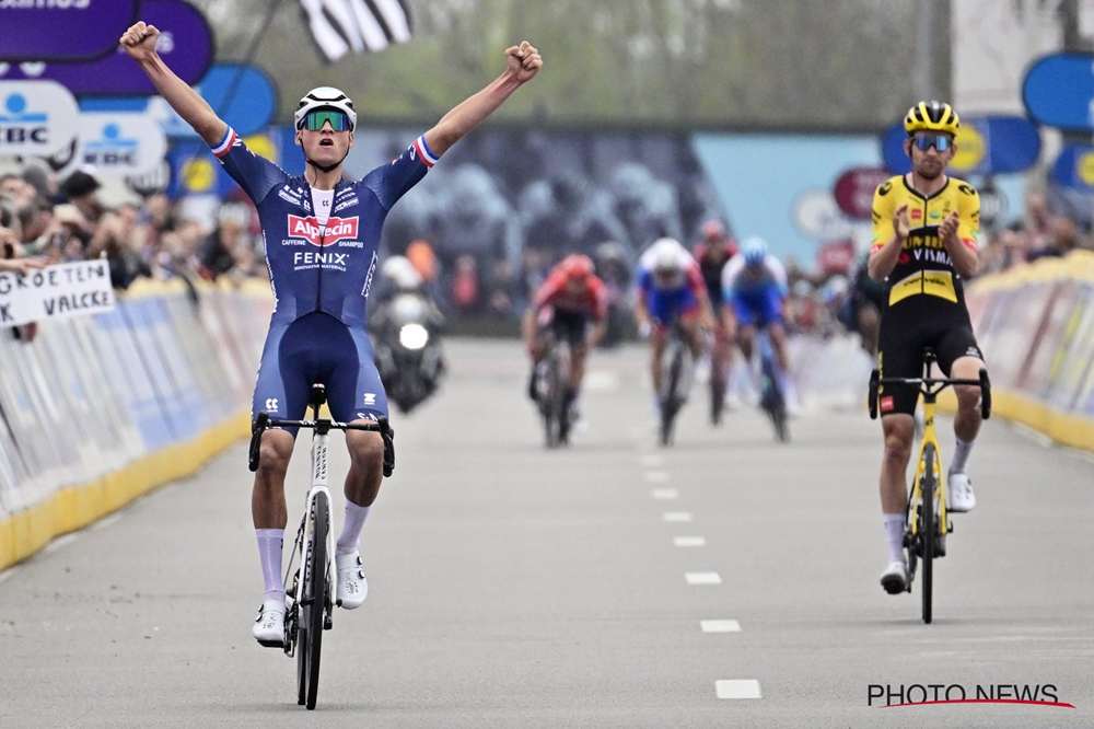 穿越弗兰德斯 | 重回巅峰 范德普尔喜提第二冠