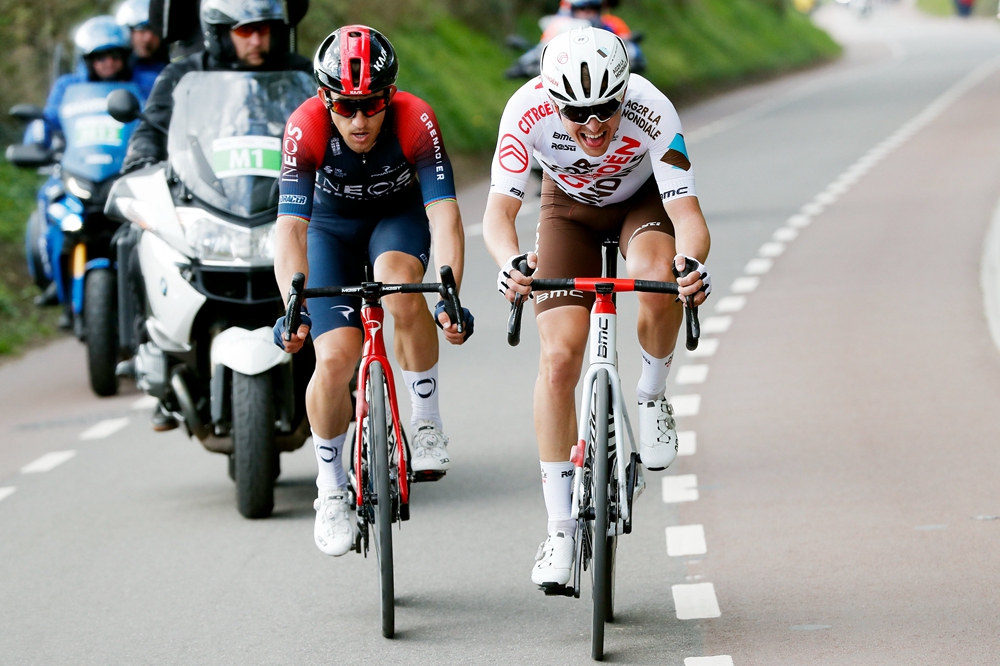 2022黄金赛 | 又见车手乌龙庆祝 挂科斯基险胜