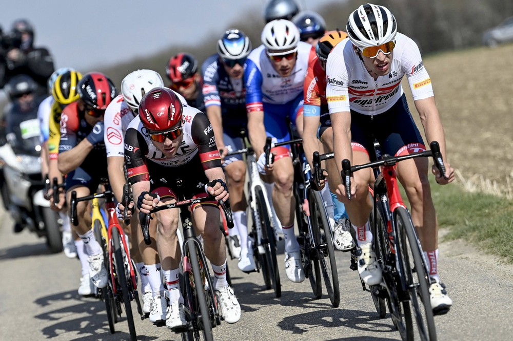 2022黄金赛 | 又见车手乌龙庆祝 挂科斯基险胜