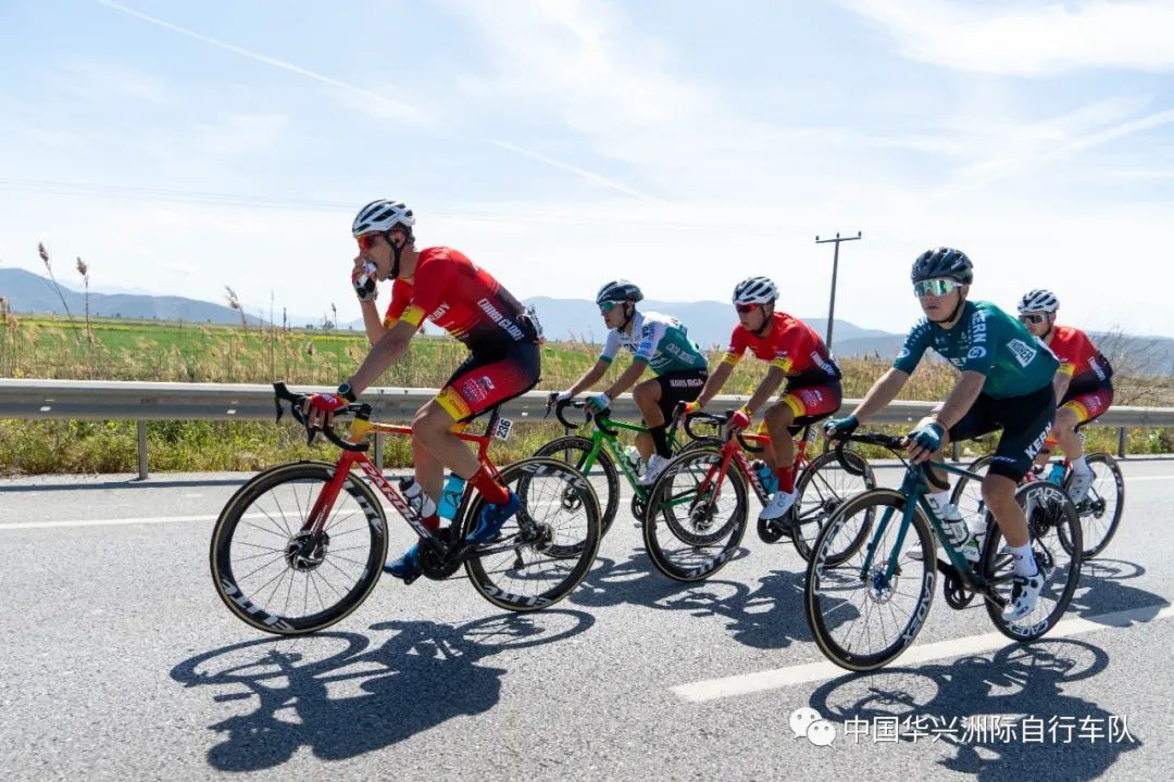 环土耳其S1：华兴队全员完赛 本内特勇猛单飞