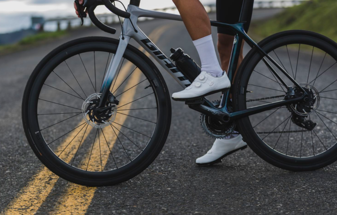 双大底结构 Giant推出全新Surge Pro公路锁鞋