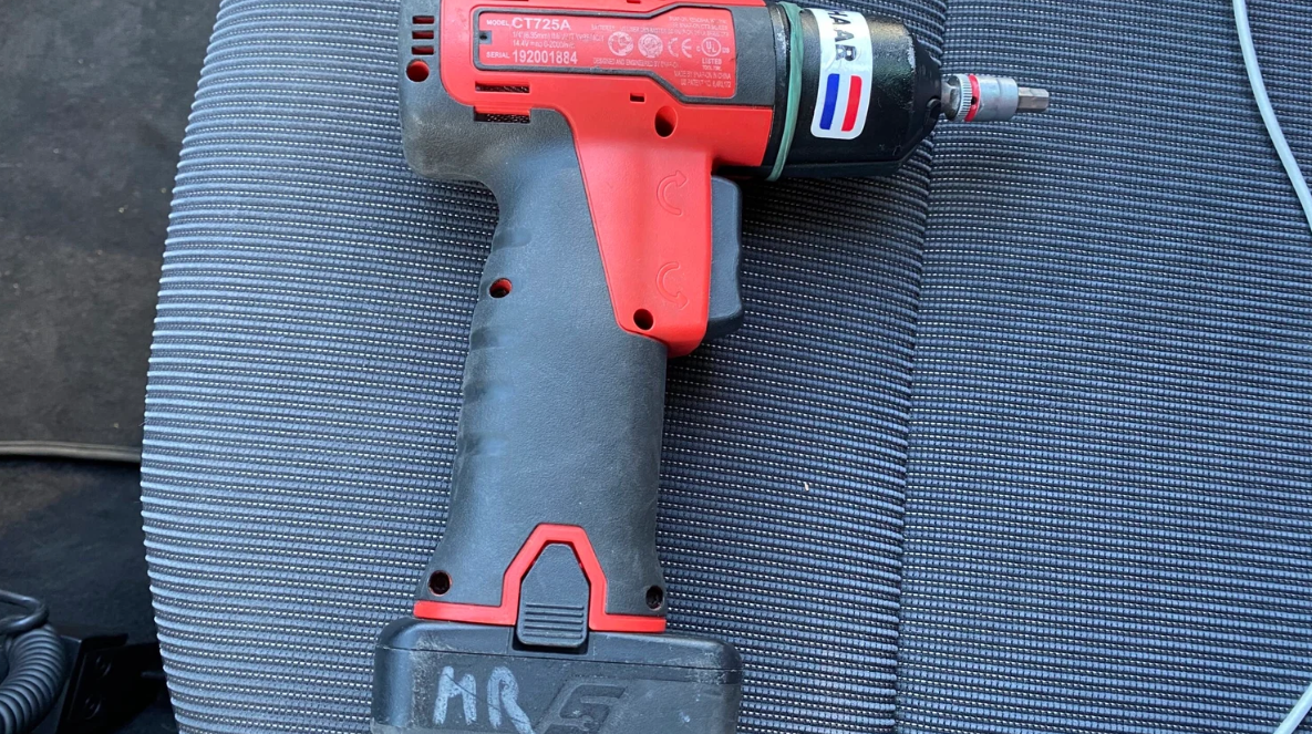 面对巴黎-鲁贝，职业车队的后勤车要做哪些准备？